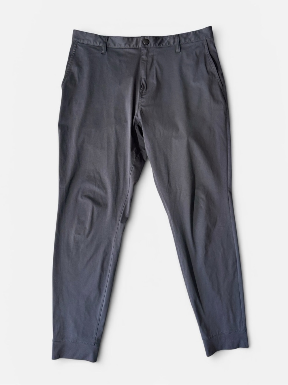Rhone mens 33x29 dark grey flat front jogger style performance pants EUC